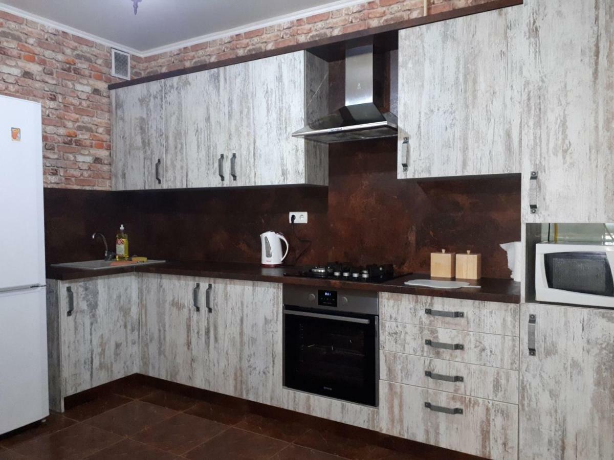 Large 2-Bedroom Apartament In The Center Chisinau Eksteriør bilde