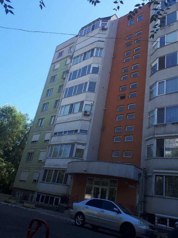 Large 2-Bedroom Apartament In The Center Chisinau Eksteriør bilde