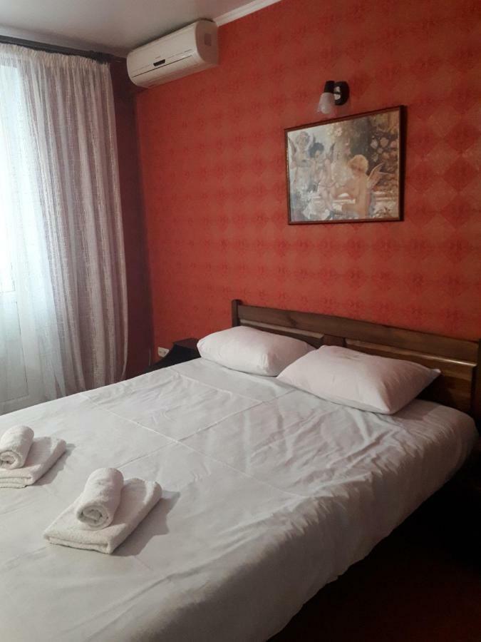 Large 2-Bedroom Apartament In The Center Chisinau Eksteriør bilde