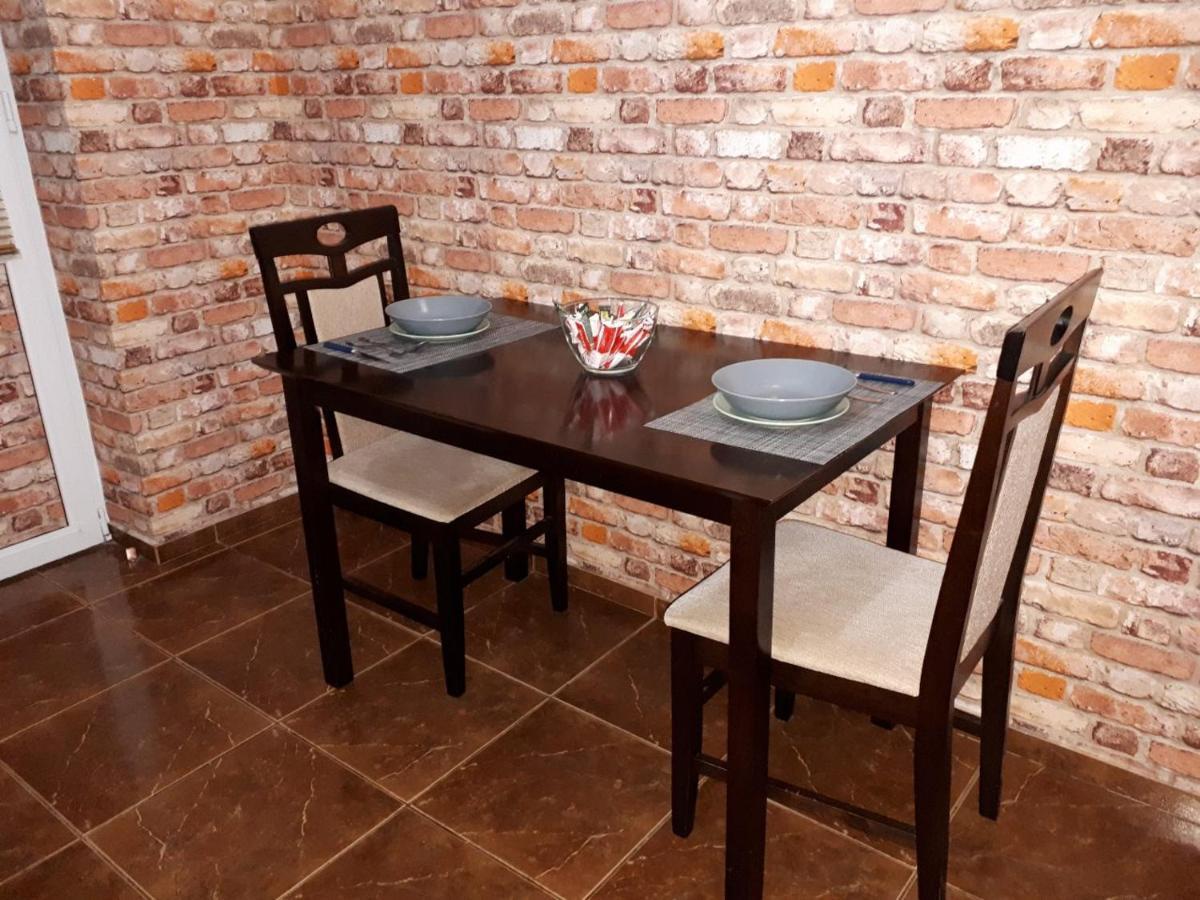 Large 2-Bedroom Apartament In The Center Chisinau Eksteriør bilde