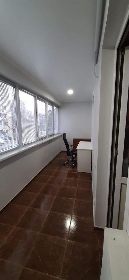 Large 2-Bedroom Apartament In The Center Chisinau Eksteriør bilde